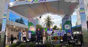 Jajaran Direksi Bank Kalsel, dari kanan, Akhmad Fauzi, Mitra Damayanti dan Abdurahim Fiqry usai membuka resmi Pakan Aksel Bank Kalsel 2025 di Banjarmasin, Jumat (19/12/2025) (poto : fit)